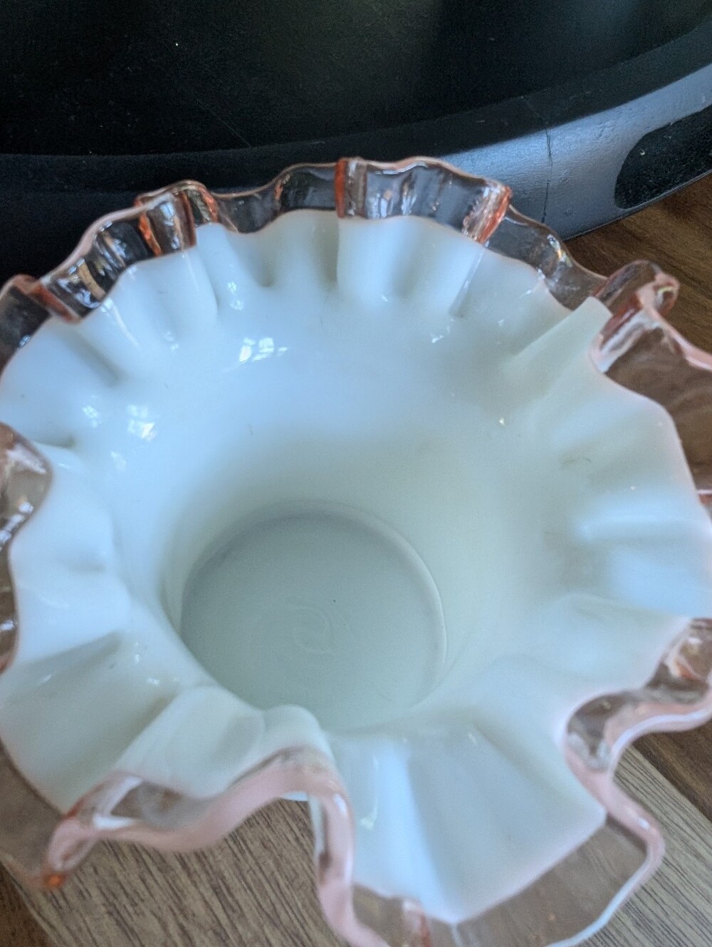 Fenton Glass Co. c1944 White Milk Glass Top Hat Vase with Pink Ruffled trim - Picture 4 of 6